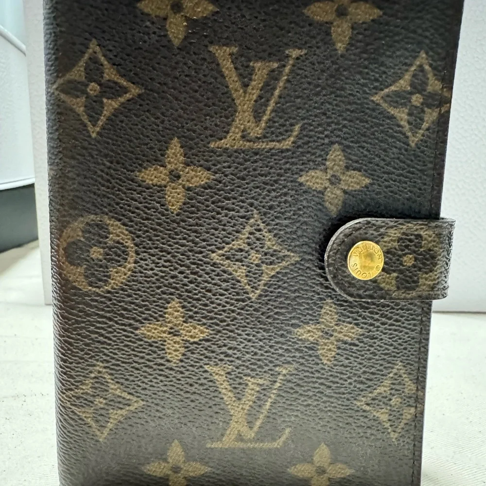 Louis Vuitton Monogram Canvas Monogram Medium Ring Agenda Cover with initials - Picture 4 of 7